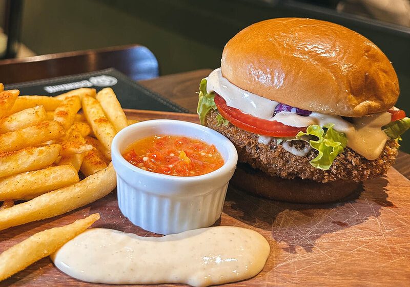  Croquete de peixe dá origem a novo hambúrguer no Bar Nacional