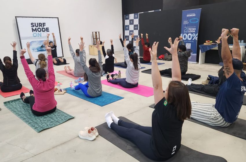  Surf Center promove aula de yoga gratuita