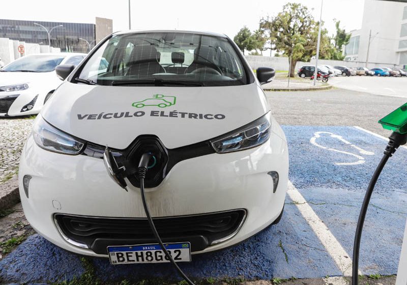  Venda de carros elétricos cresce 123% no primeiro trimestre de 2024 no Paraná