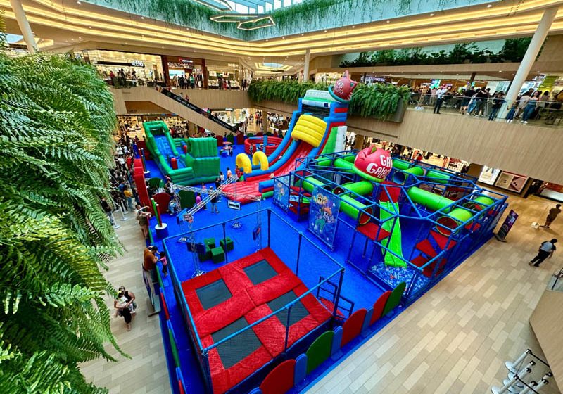  Jockey Plaza Shopping recebe crianças com TEA no Mega Parque do Gato Galáctico