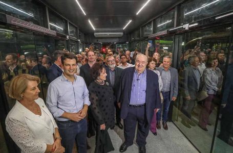 Transporte Coletivo de Curitiba: Greca inaugura Estação Prisma Solar Agrárias