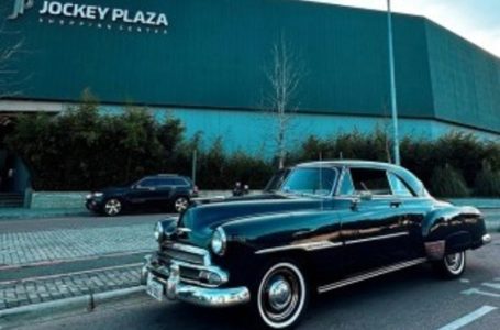 Jockey Plaza Shopping realiza exposição de carros antigos nesta sexta-feira (26)