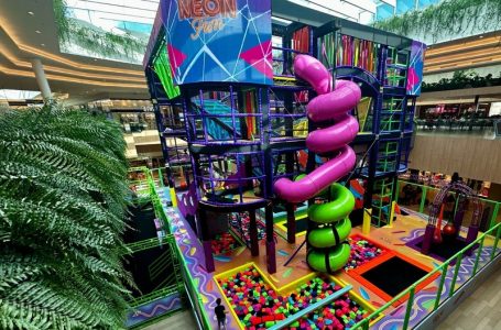 Jockey Plaza Shopping recebe crianças com TEA na Arena Neon Fun