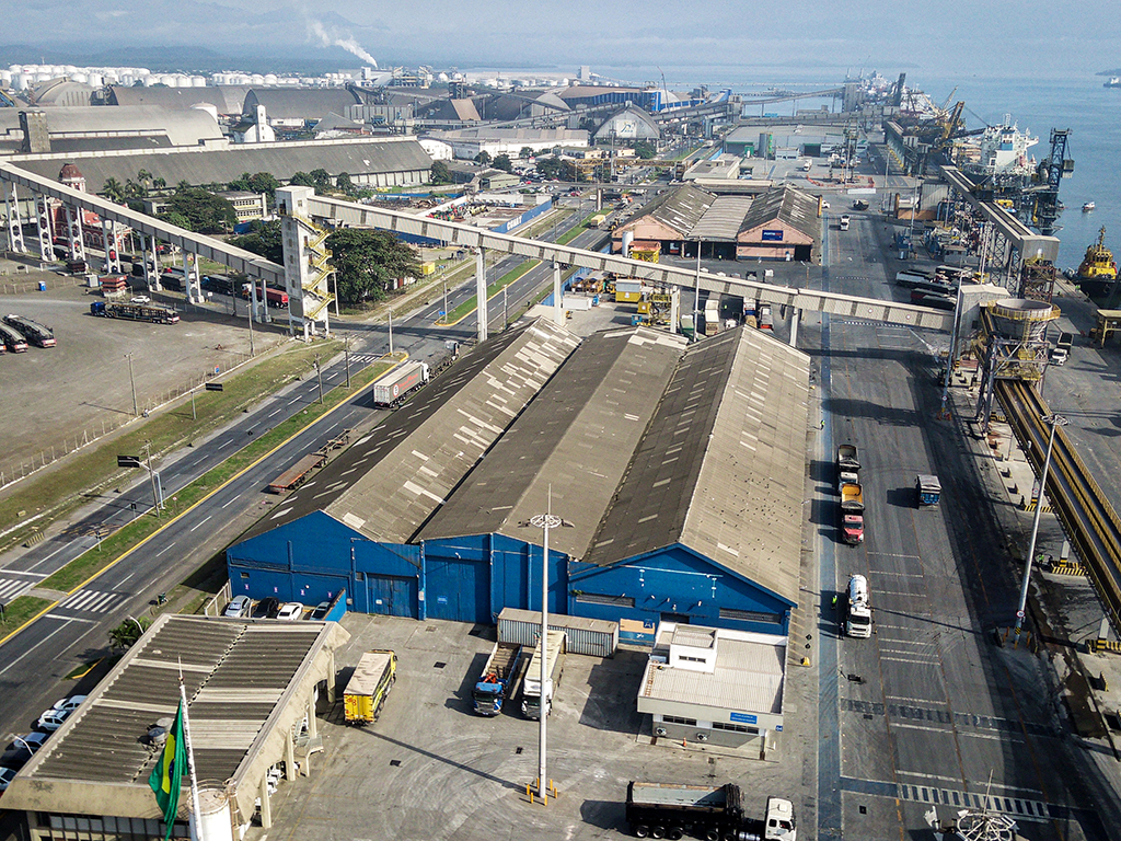 Porto de Paranaguá conta com área exclusiva para cargas do Paraguai