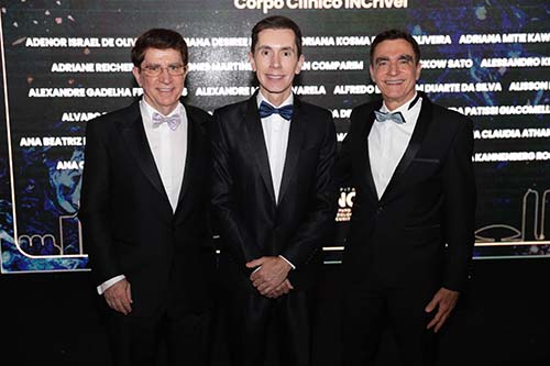 Os neurocirurgiões Ricardo Ramina, André Giacomelli e Murilo Meneses