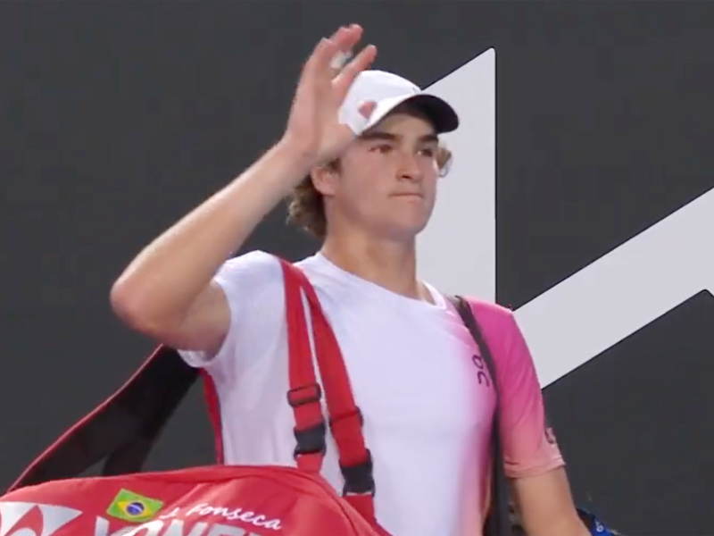 João Fonseca perde para Sonego em 5 sets, mas deixa Australian Open tendo encantado o mundo do tênis