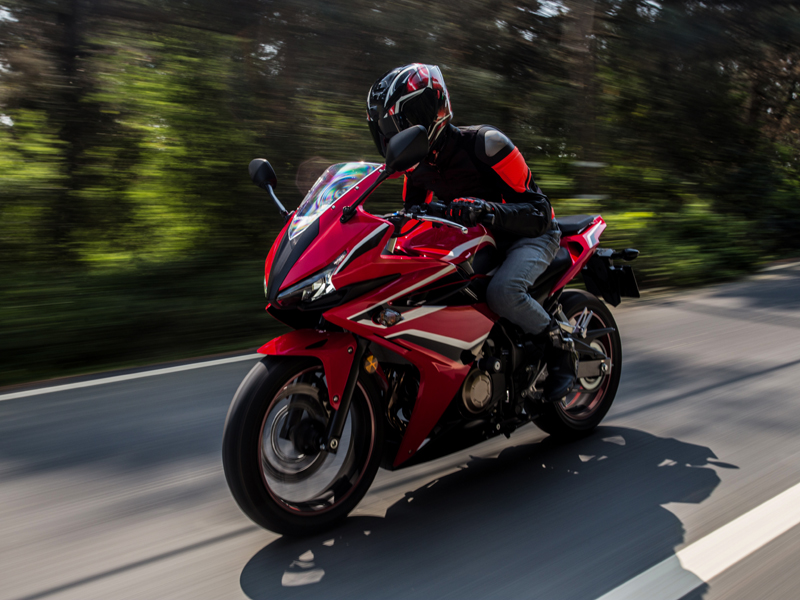 Motos