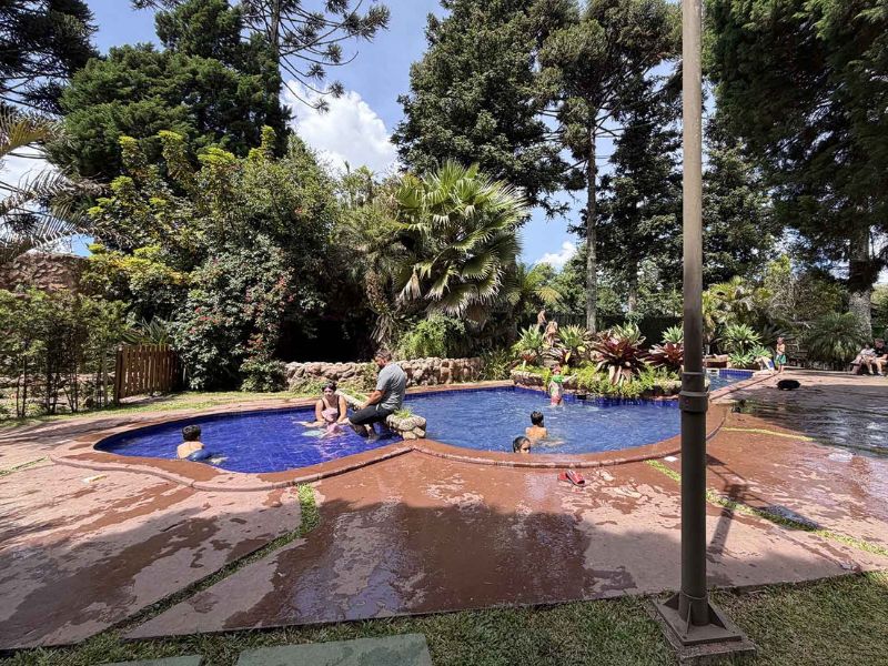 Piscina Vila Katu