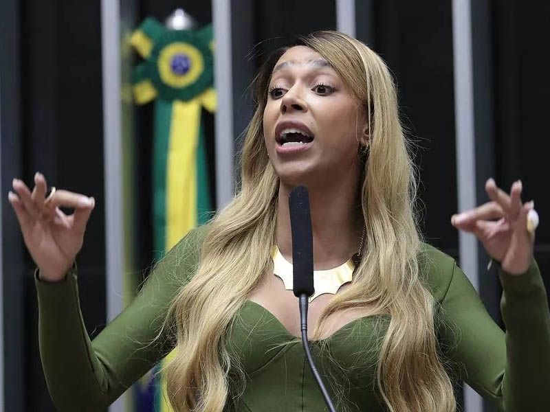 erika hilton em planário