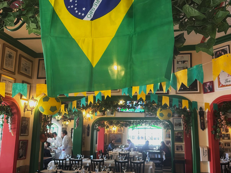 Lellis Trattoria