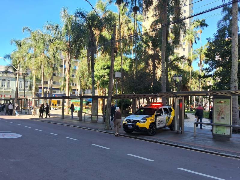 tiroteio praça carlos gomes curitiba centro (2)